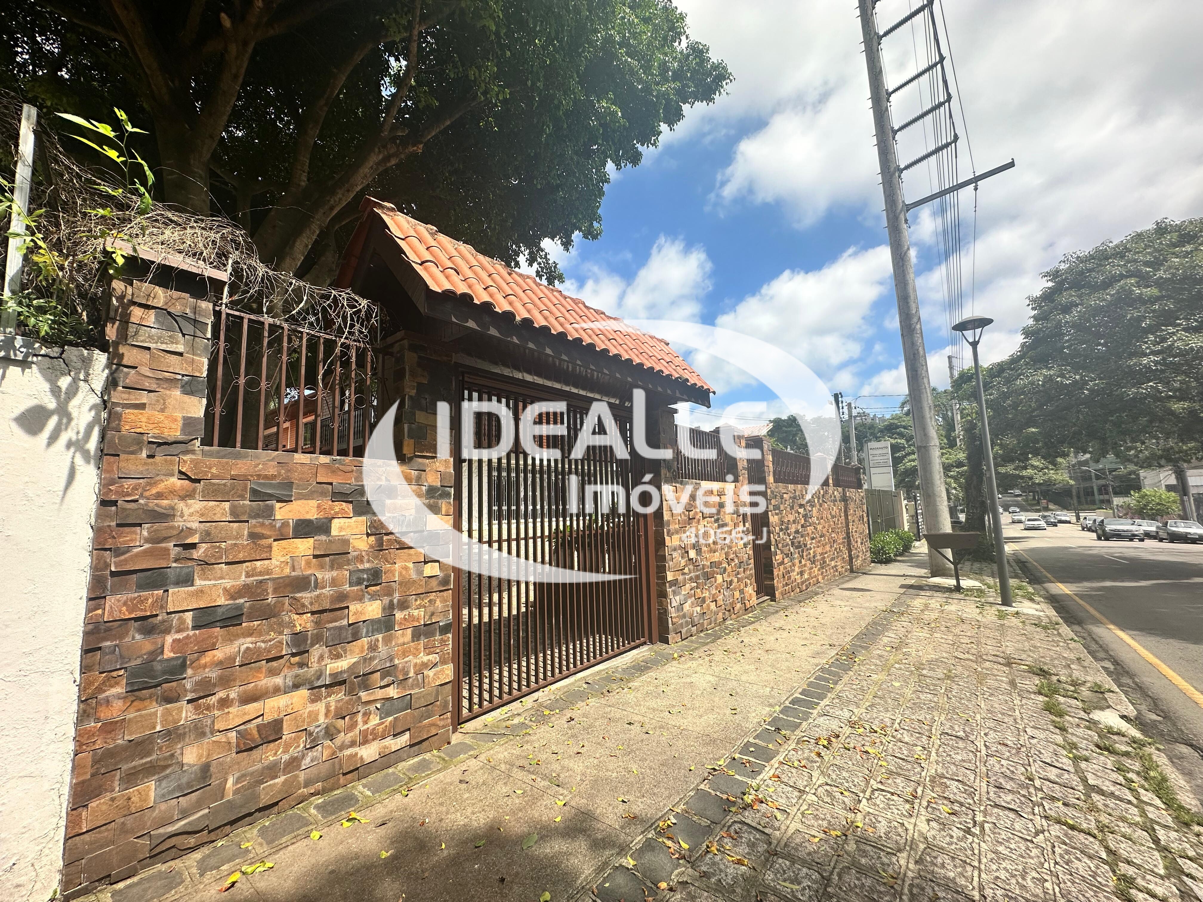Casa Comercial Água Verde
