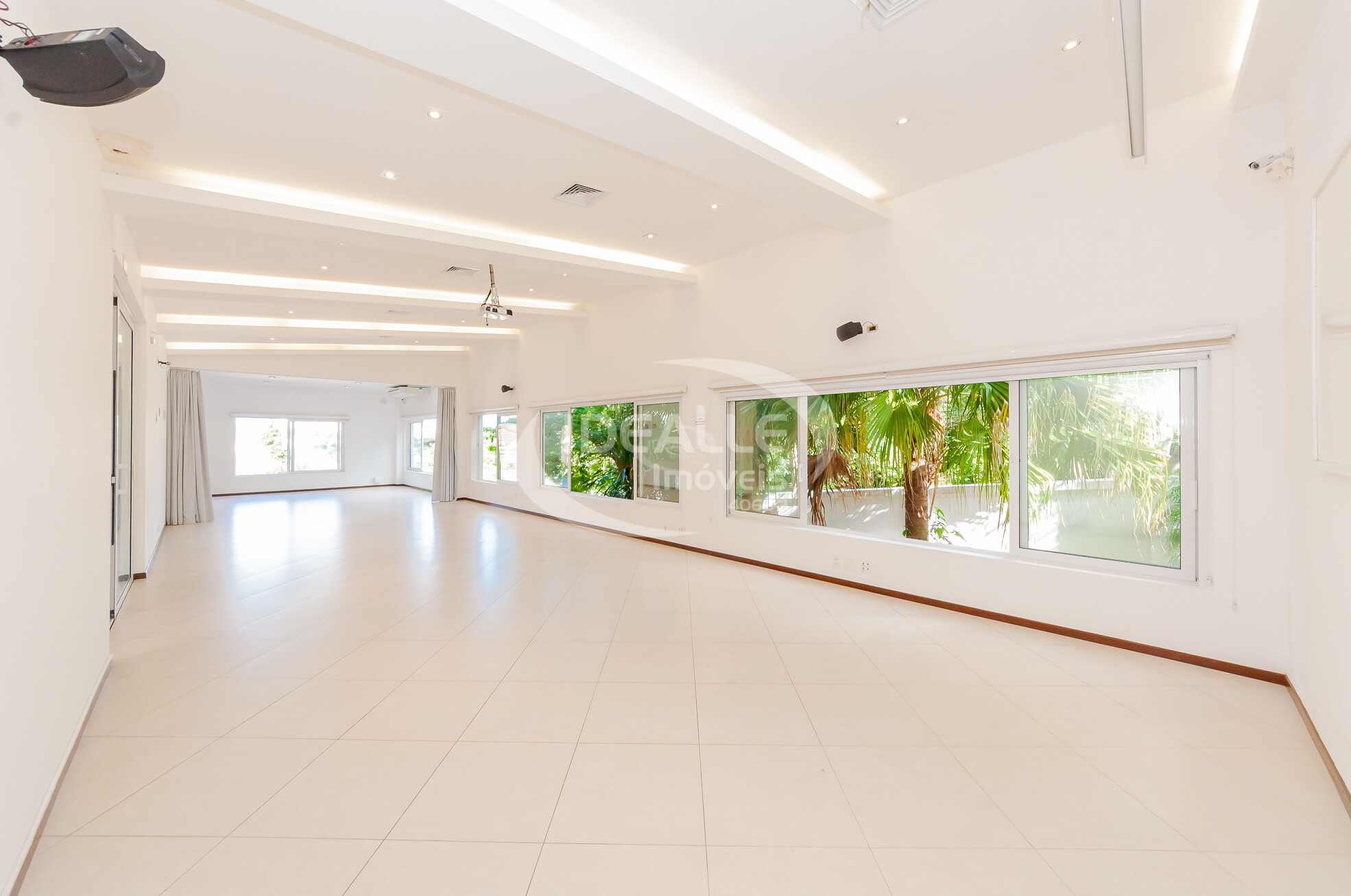 CASA COMERCIAL