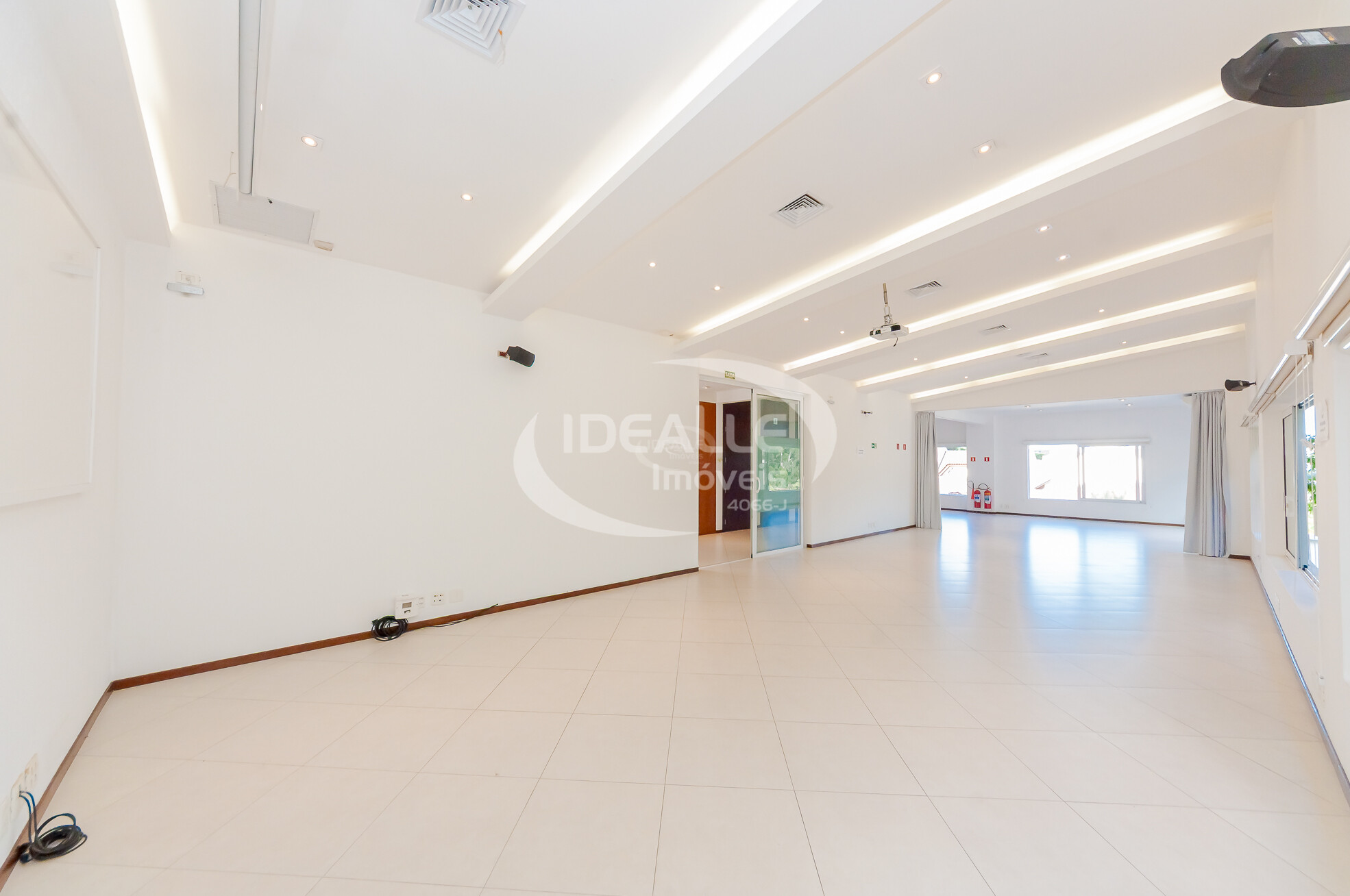 CASA COMERCIAL