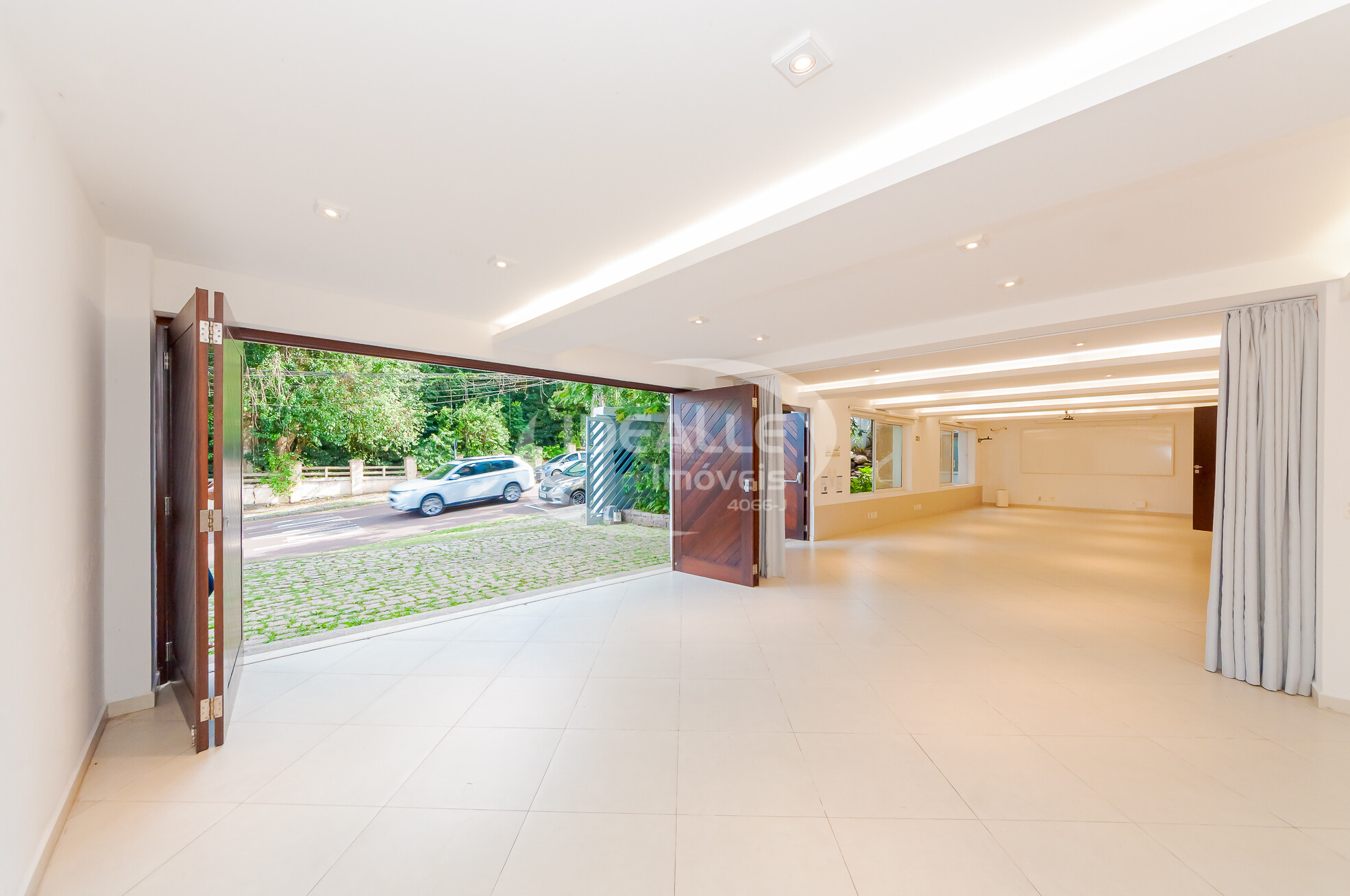 CASA COMERCIAL