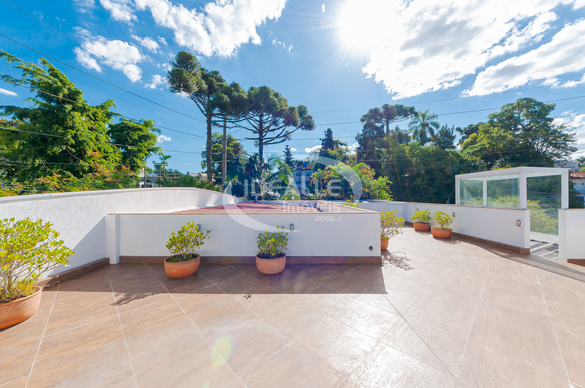 CASA COMERCIAL