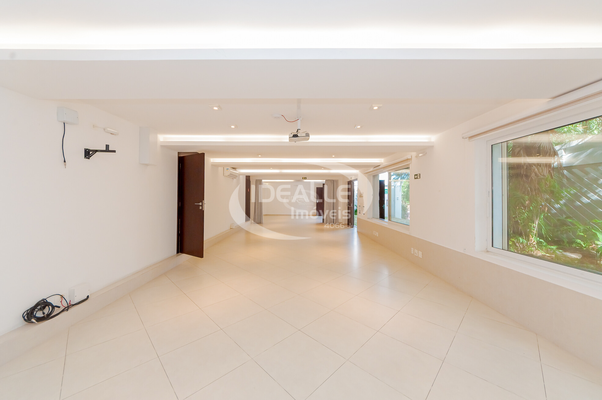 CASA COMERCIAL