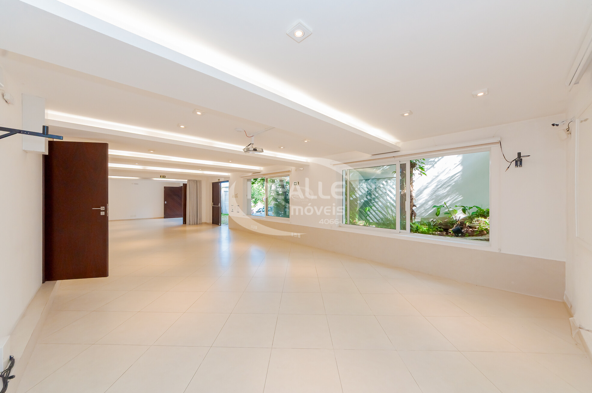 CASA COMERCIAL
