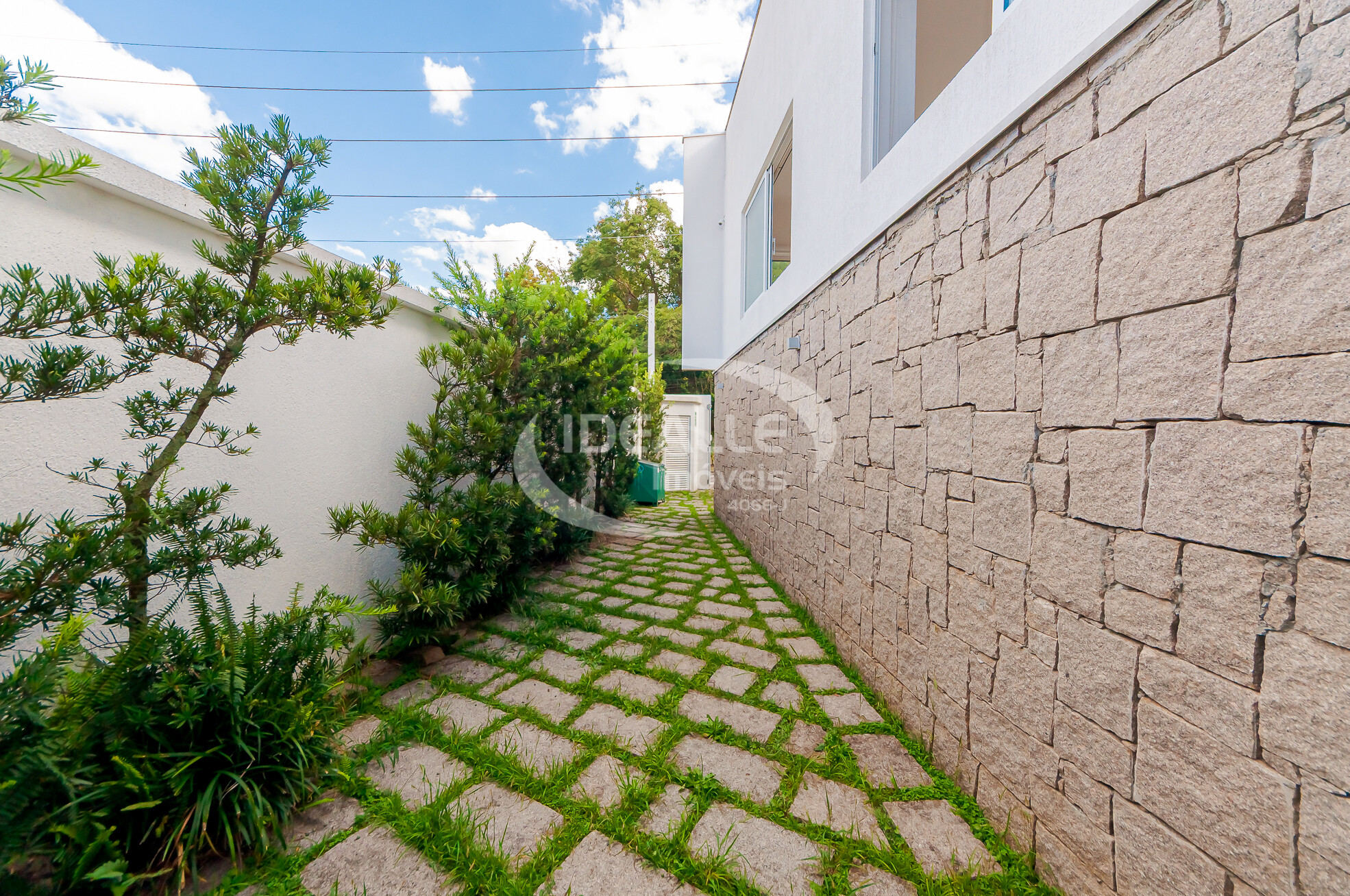 CASA COMERCIAL